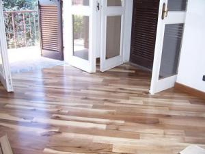 Echipa eficienta  ,montam,raschetam,reconditionam parchet