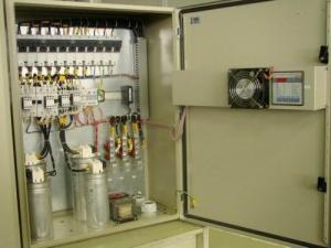 Echipamente automate de compensare a energiei reactive cu baterii de condensatoare tip BACD