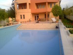 vila cu piscina Dumbravita Timis