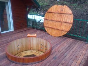 Jacuzzi din lemn -  HOTTUB-SPA
