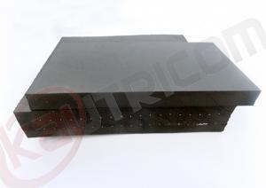 Covor din cauciuc neoprenic cu armaturi metalice.