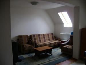 De vanzare/inchiriat ap. 3 camere in Oradea, Cazaban